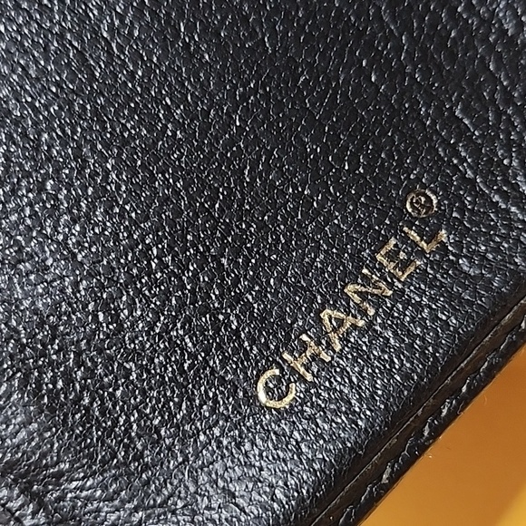 Chanel Black Leather Wallet With Detachable Chain - Picture 6 of 13